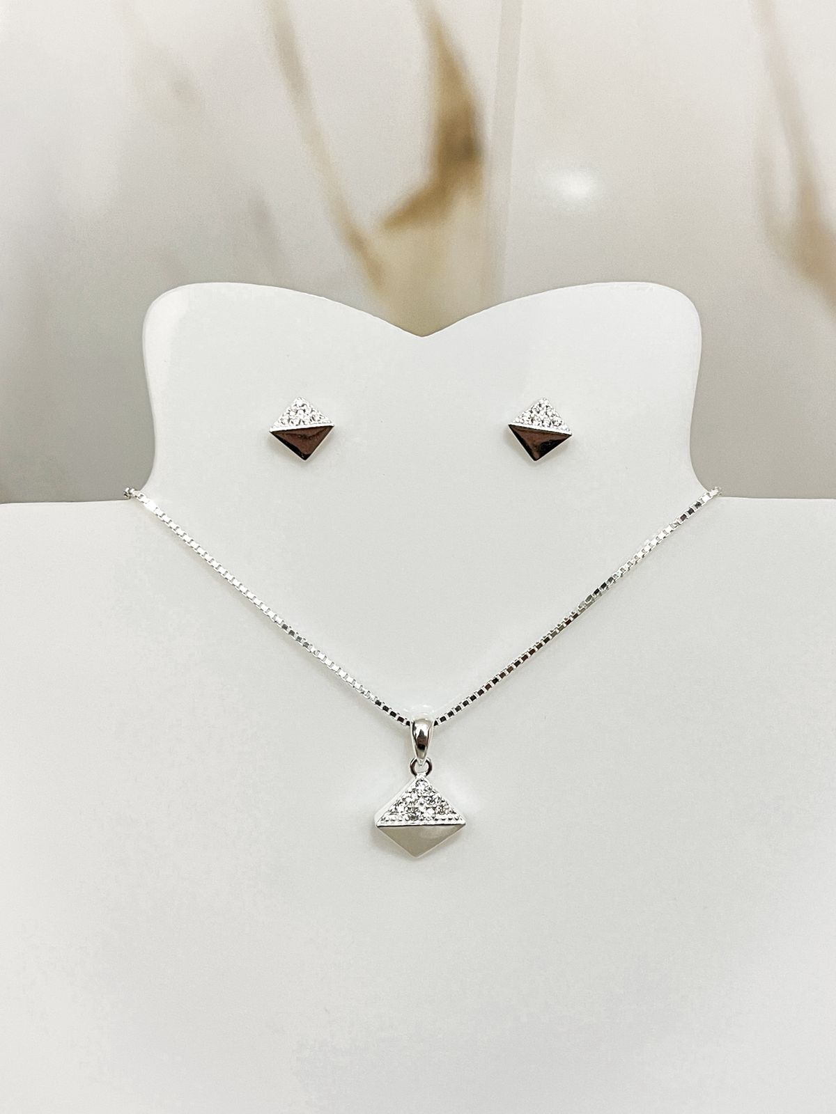 WhatsApp Image 2025-10-17 at 09.06.09 (2) Conj. Diamante - Imagem 1