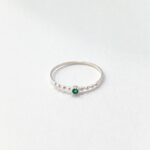 Anel Solitario Verde Bolinhas