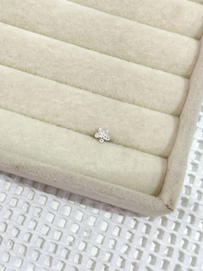 Piercing Flor - Imagem 1
