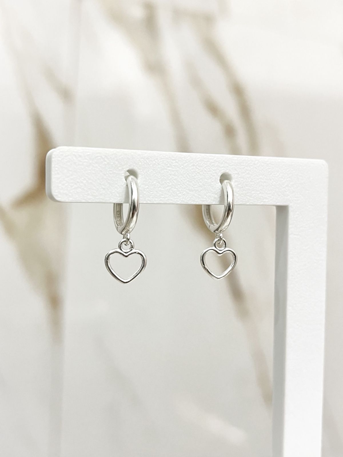 WhatsApp Image 2025-08-20 at 18.25.42 Brinco Argola Love - Imagem 1