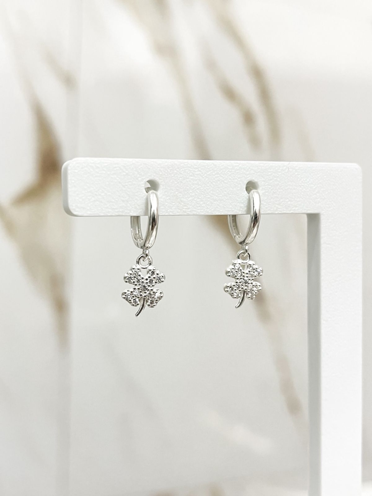 WhatsApp Image 2025-08-20 at 18.25.43 Brinco Argola Trevo - Imagem 1