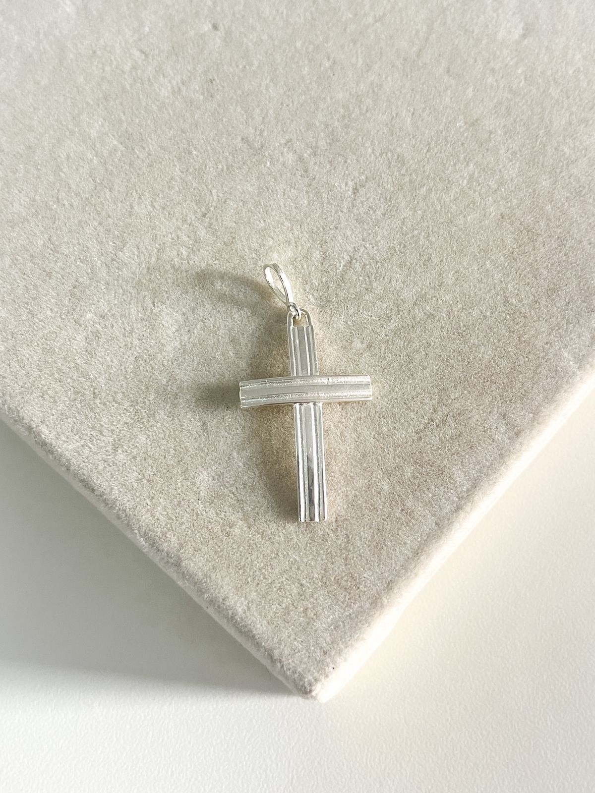 WhatsApp Image 2025-09-29 at 16.02.01 (1) Pingente Crucifixo Grande - Imagem 1