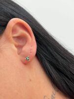 Brinco Mini trevo Esmeralda - Imagem 2