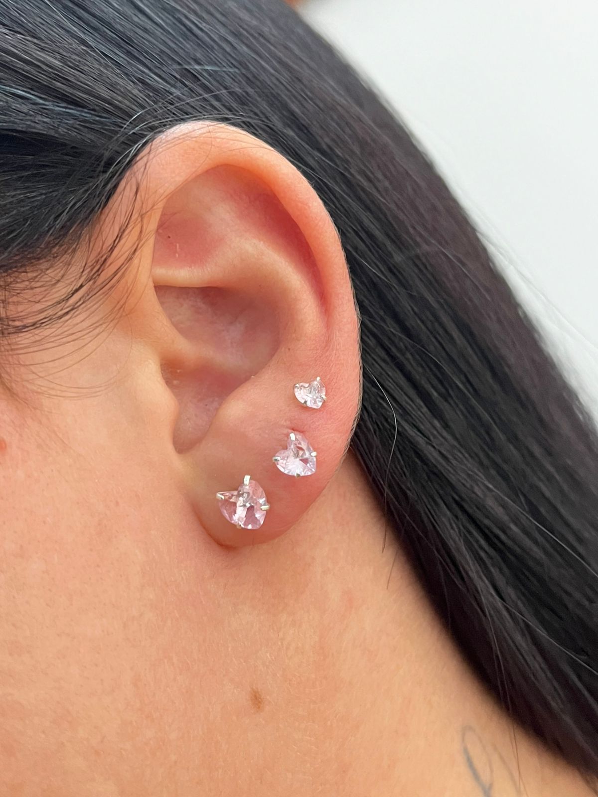 WhatsApp Image 2025-11-14 at 17.51.09 (2) Brinco Trio Love Rosa Baby - Imagem 1