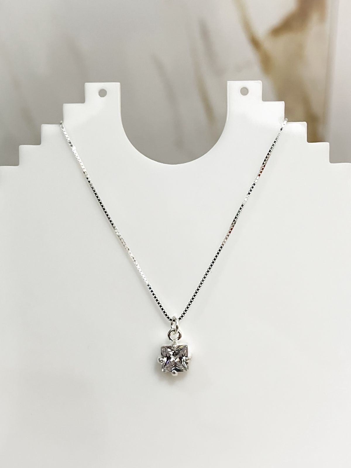 WhatsApp Image 2025-11-25 at 18.10.40 (1) Colar Ponto de Luz - Imagem 1