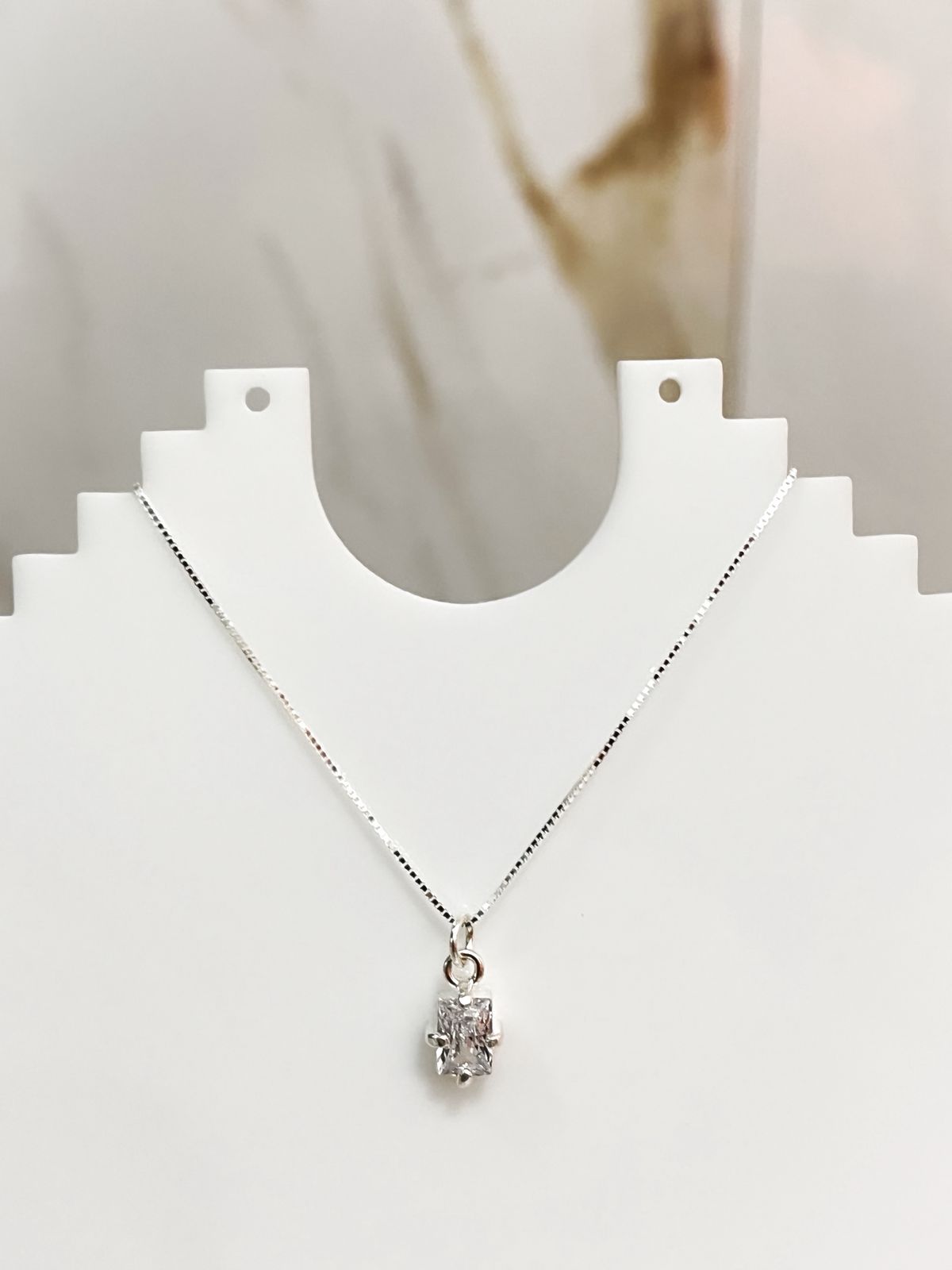 WhatsApp Image 2025-11-25 at 18.10.40 Colar Ponto de Luz - Imagem 1