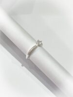 Anel Solitário Cravejado Luxo - Imagem 2