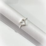 Anel Coração Cravejado M Caixa Alta