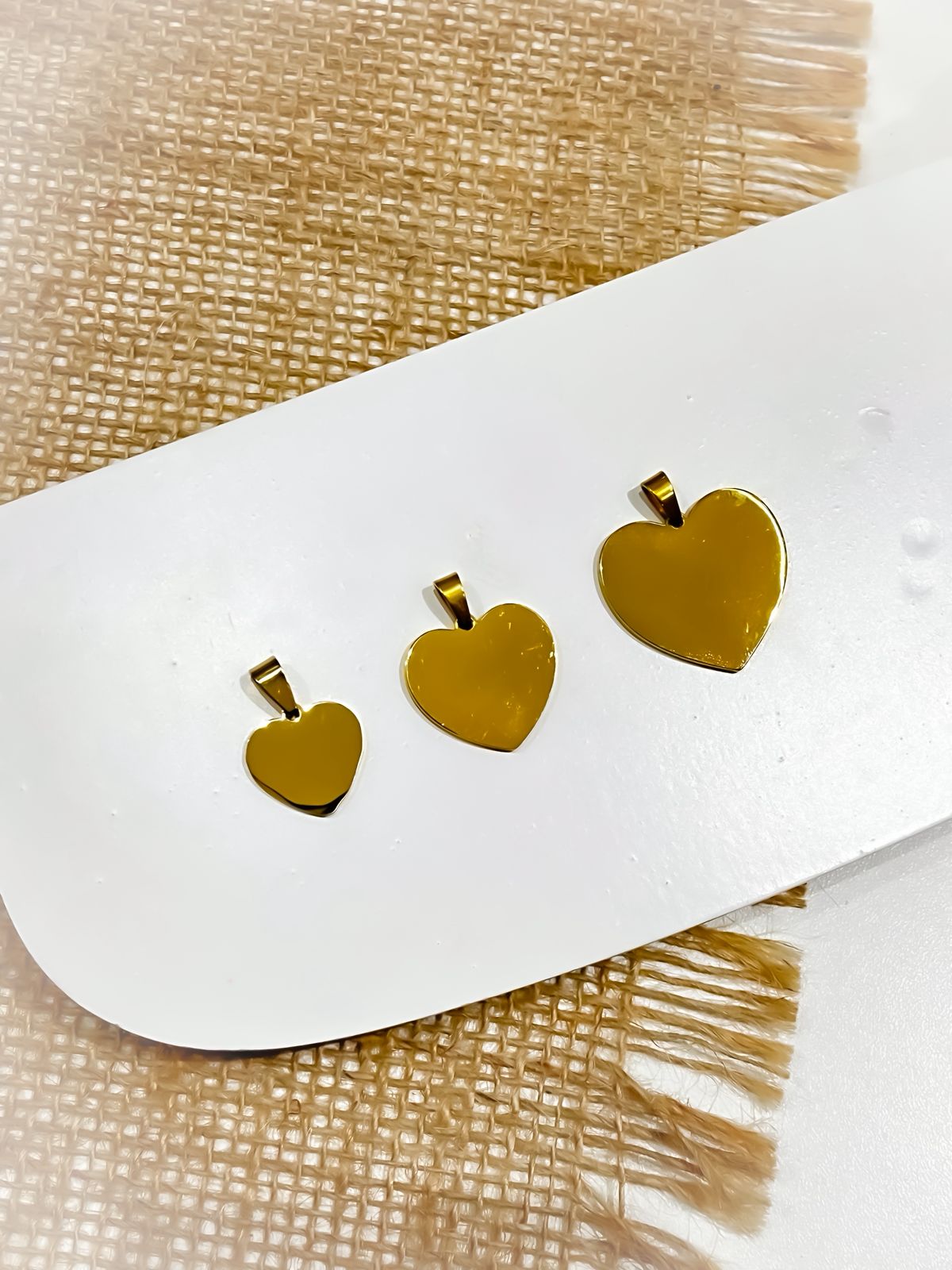 WhatsApp Image 2026-01-20 at 16.01.26 (2) Pingente Personalizado Coração Dourado - Imagem 1